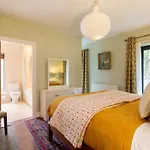 2 Bedroom Maisonette Townhouse, Merrion Square