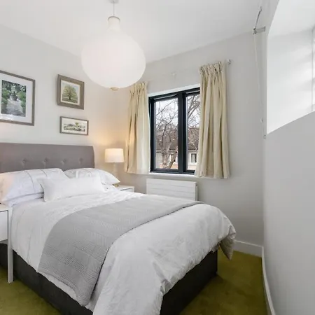 2 Bedroom Townhouse & Sunny Garden * Dublino