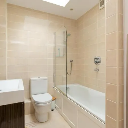 2 Bedroom Townhouse & Sunny Garden Dublino