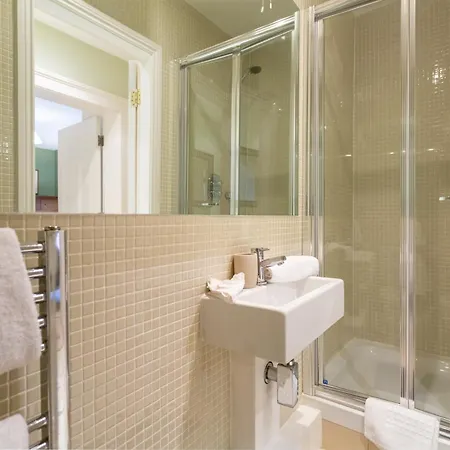 Appartamento 2 Bedroom Townhouse & Sunny Garden