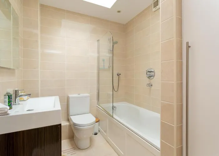 2 Bedroom Maisonette Townhouse, Merrion Square Dublin