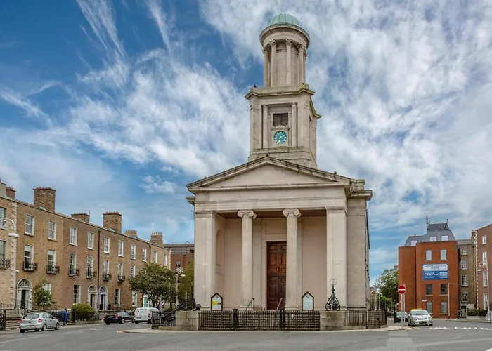 2 Bedroom Maisonette Townhouse, Merrion Square Dublin