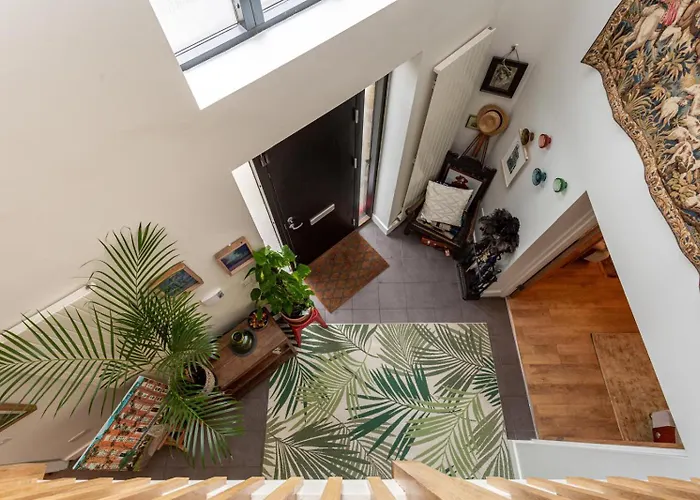 2 Bedroom Maisonette Townhouse, Merrion Square