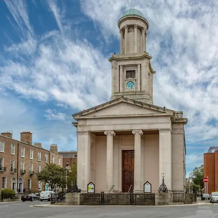 2 Bedroom Maisonette Townhouse, Merrion Square Дублин