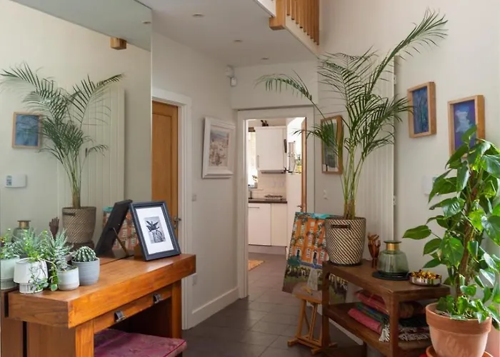 2 Bedroom Maisonette Townhouse, Merrion Square *
